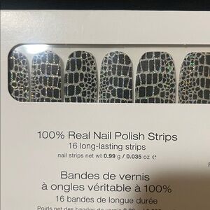 Color Street Hiss and Make Up Black & Silver Nail Strips
